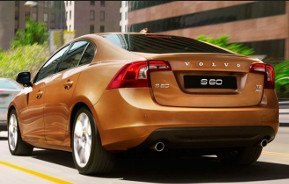 Heckansicht eines Volvo S60