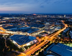 Luftblick auf München bei Nacht