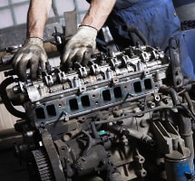 Wechsel der Hydrostößel beim Motor eines Autos